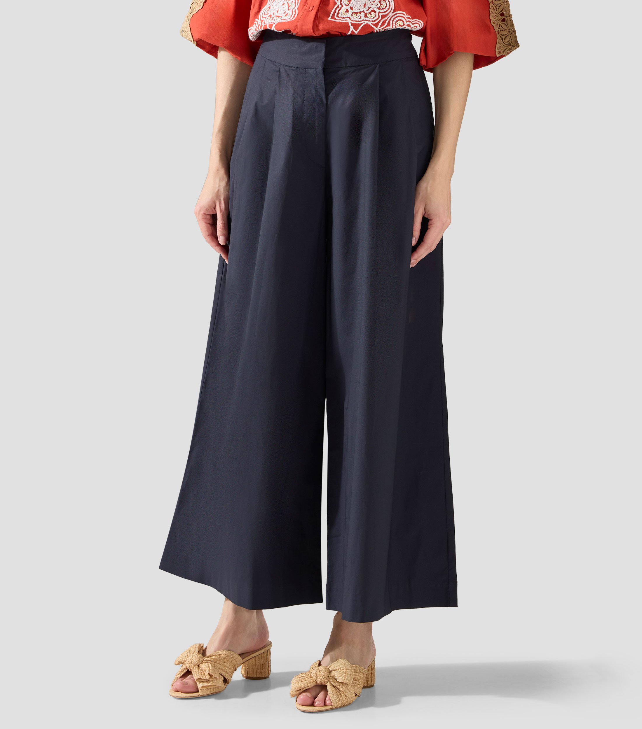 Pantalón casual acampanado Mujer